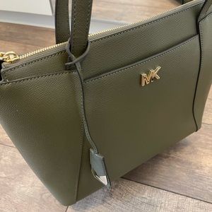 NWT Michael Kors Medium Leather Tote